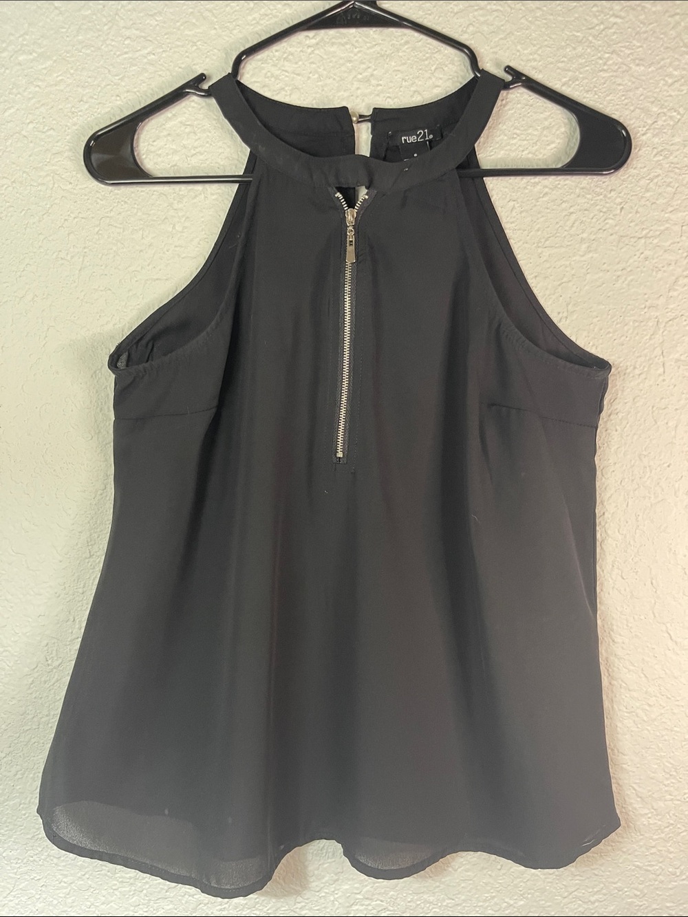 Rue21 Black Halter Zip-Front Sleeveless Camisole
